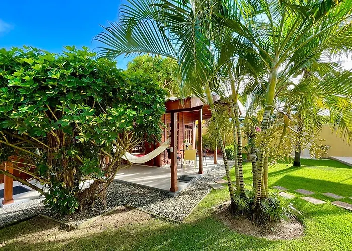 Bangalo De Madeira Em Condominio De Praia