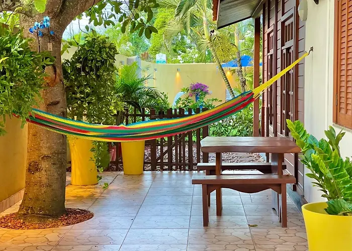 Bangalo De Madeira Em Condominio De Praia