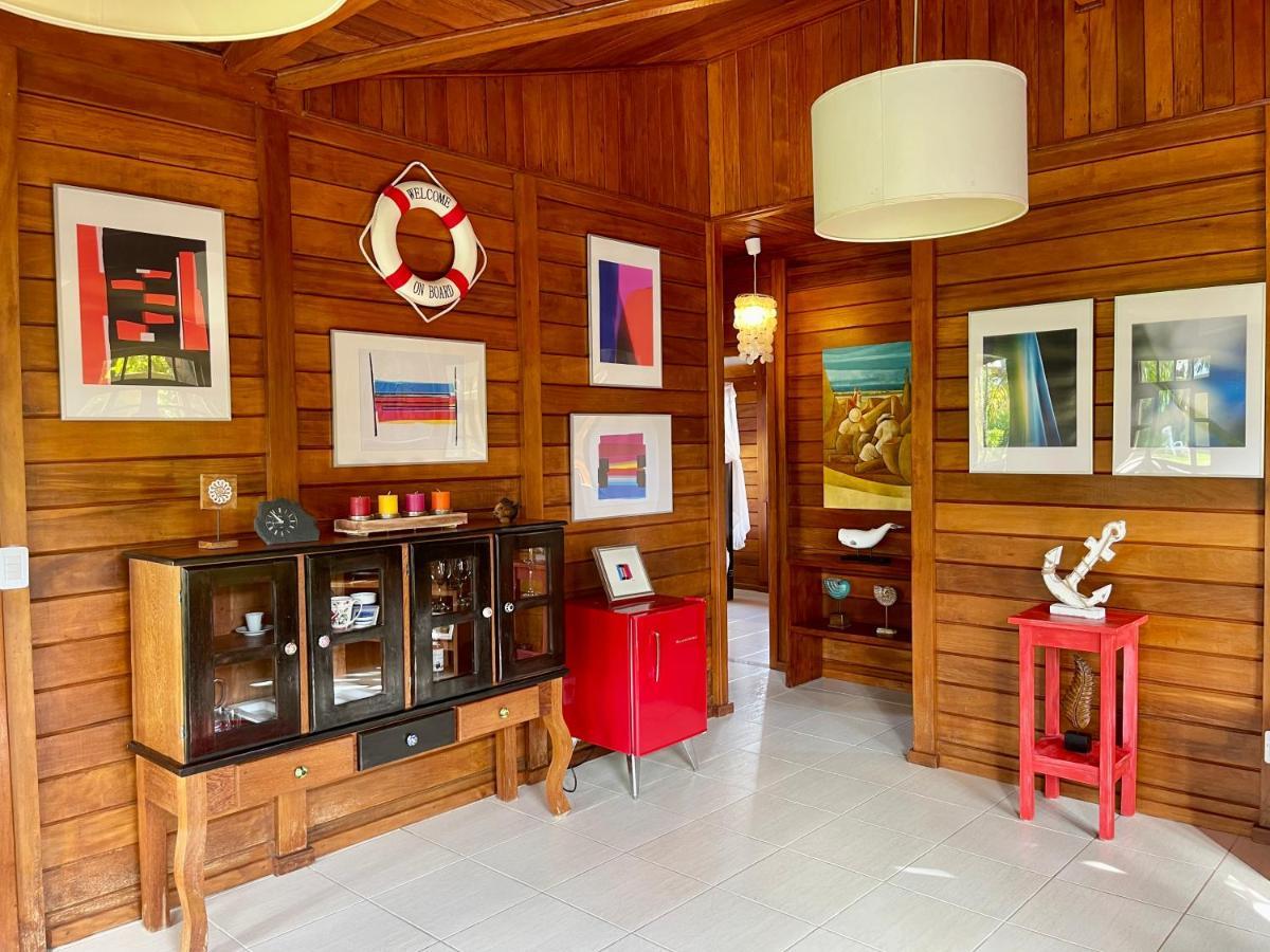 Holiday home Bangalo De Madeira Em De Camacari